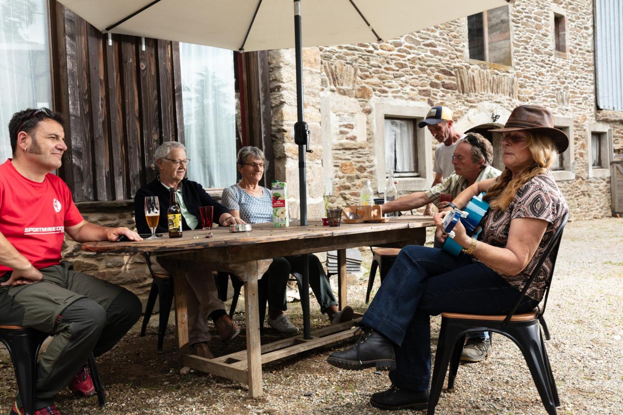 D'hotes Coeur De Bastie Et Ranch Du Levezou Bed & Breakfast